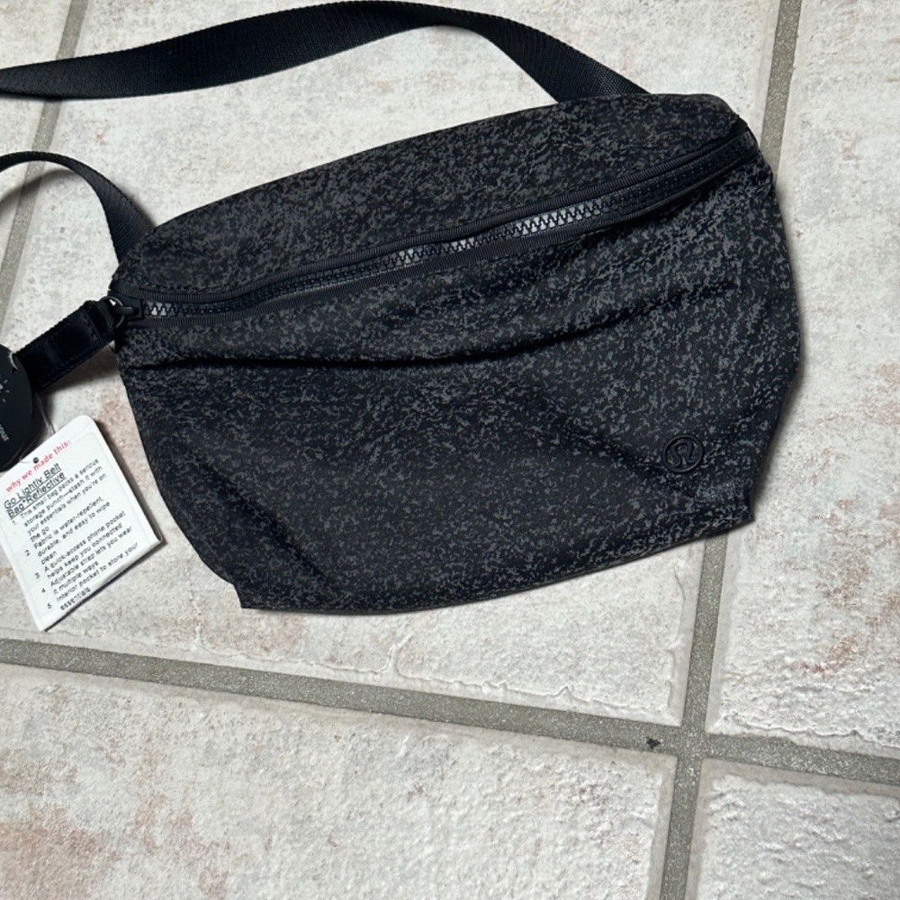 New Lululemon bag - Picture 4 of 13